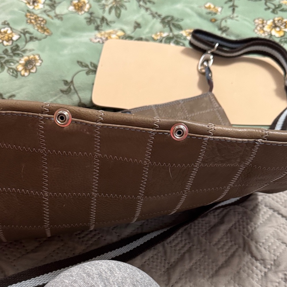 Gabs tote bag with Black Leather Strap with Blue Accent - Picture 13 of 16